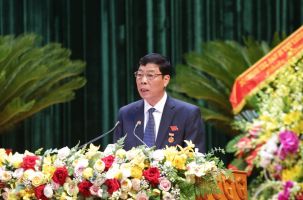 Bí thư Tỉnh ủy Bùi Văn Hải phát biểu khai mạc Đại hội Đảng bộ tỉnh lần thứ XIX