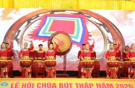 Khai hội di tích quốc gia đặc biệt chùa Bút Tháp