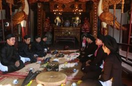 Câu lạc bộ Quan họ thôn Hoài Trung, xã Liên Bão tổ chức phục dựng tái hiện nghi thức diễn xướng ca Quan họ thờ