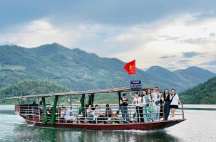 Hồ Cấm Sơn trải nghiệm du lịch đường thủy giữa lòng non nước