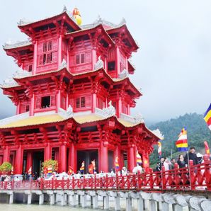 Tháp chuông Hoa Nghiêm, Khu du lịch tâm linh - sinh thái Tây Yên Tử hút khách tham quan