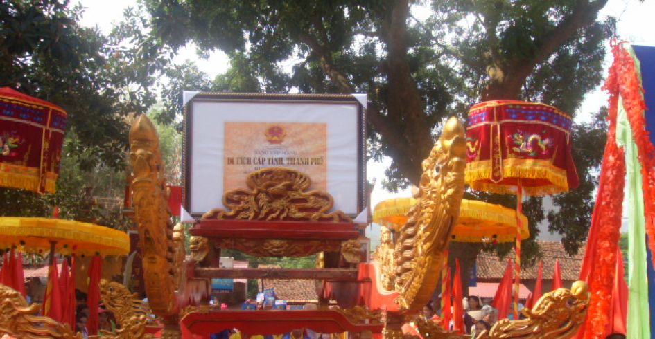 Đình và lễ hội làng Chiền