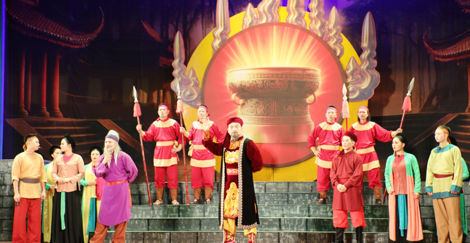 Tỏa sáng ngọn lửa đam mê nghệ thuật truyền thống dân tộc