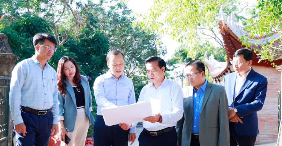 Phó Chủ tịch Thường trực UBND tỉnh Mai Sơn kiểm tra tiến độ tu bổ, tôn tạo một số di tích