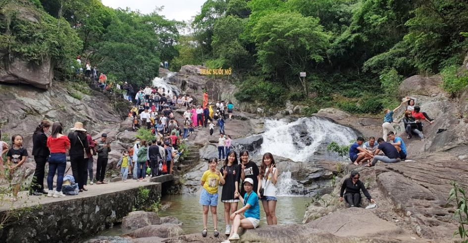 Các khu, điểm du lịch ở Bắc Giang tấp nập dịp nghỉ lễ