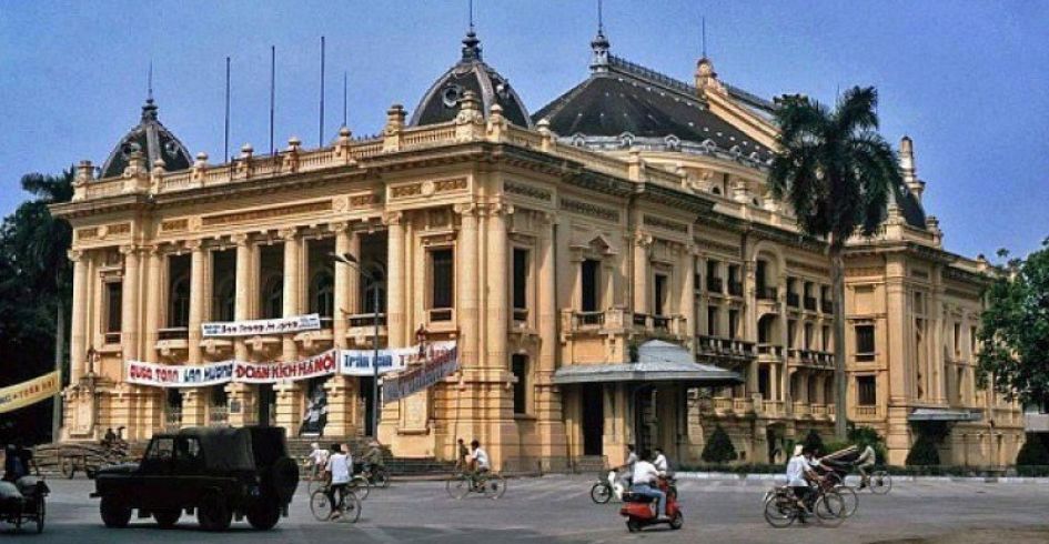 Du lịch Việt Nam 1975-1990: Đi lên từ chiến tranh, bước đầu mở cửa