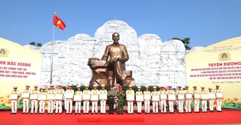 Khu lưu niệm Sáu điều Bác Hồ dạy Công an Nhân dân