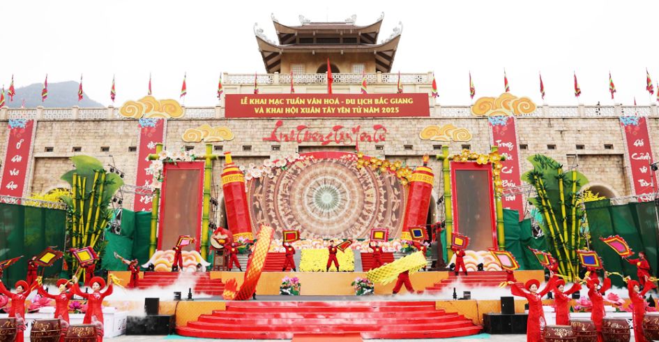 Tây Yên Tử, giữa hai bờ hư thực