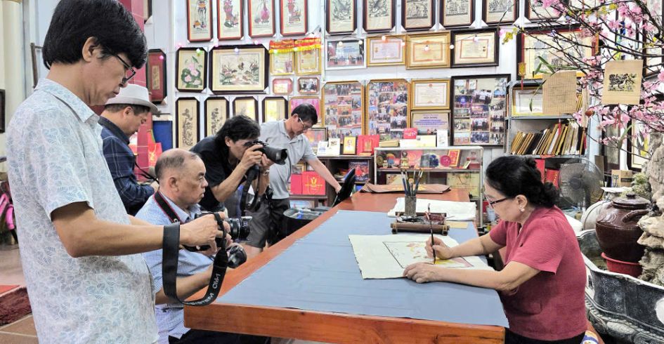 Nghệ sĩ nhiếp ảnh Việt Nam khám phá vẻ đẹp làng nghề Bắc Ninh