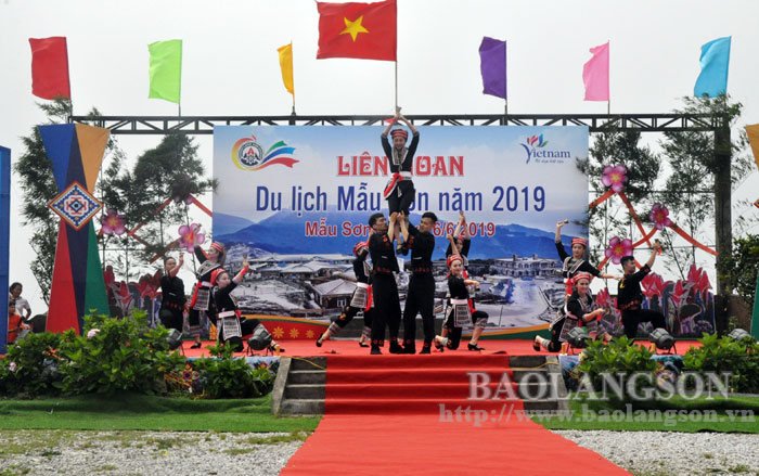   Khai mạc Liên hoan du lịch Mẫu Sơn 2019