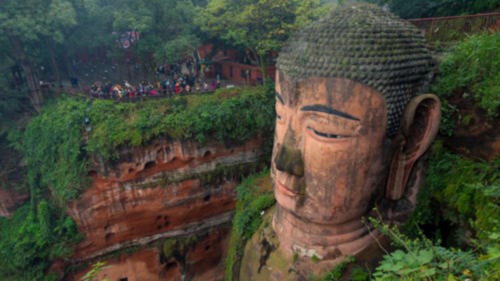 Các khu di tích đạo Phật, ẩm thực và những chú gấu trúc đáng yêu đã giúp tỉnh Tứ Xuyên ở Trung Quốc lọt vào danh sách 10 điểm đến hấp dẫn nhất châu Á năm 2018 do Lonely Planet bình chọn. Các khu di tích đạo Phật, ẩm thực và những chú gấu trúc đáng yêu đã giúp tỉnh Tứ Xuyên ở Trung Quốc lọt vào danh sách 10 điểm đến hấp dẫn nhất châu Á năm 2018 do Lonely Planet bình chọn.