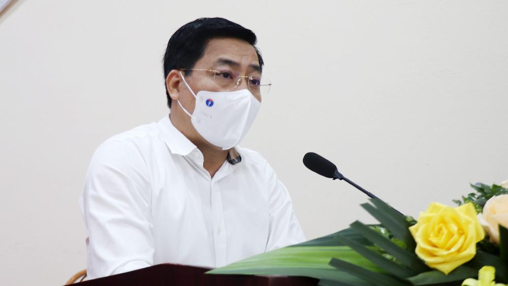 Đồng chí Dương Văn Thái tại hội nghị tiếp xúc cử tri TP Bắc Giang. 