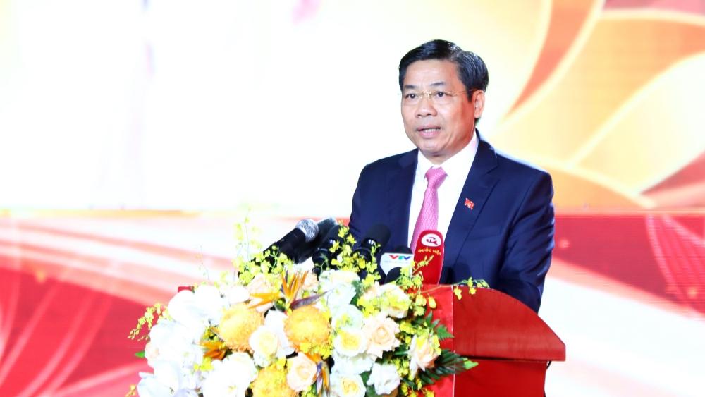 Đồng chí Dương Văn Thái trình bày diễn văn tại Lễ kỷ niệm.