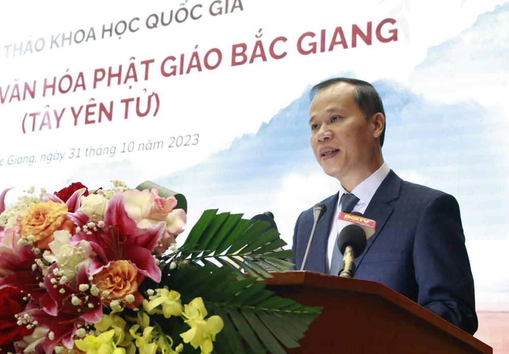 Đồng chí Mai Sơn phát biểu tại hội thảo. 